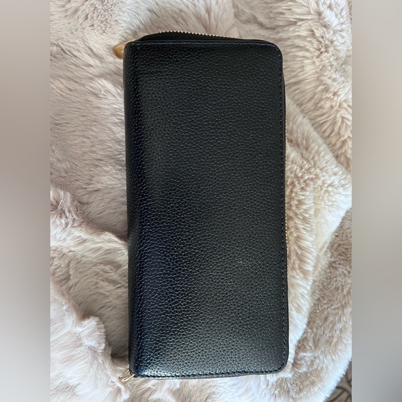 𝅺AUTHENTIC Michael Kors Black Leather Continental Wallet Wristlet - Picture 4 of 15